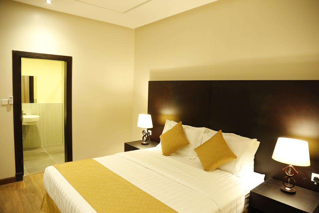 Flora Hotel Suite 2 فلورا2 للشقق المخدومة Riad Exterior foto