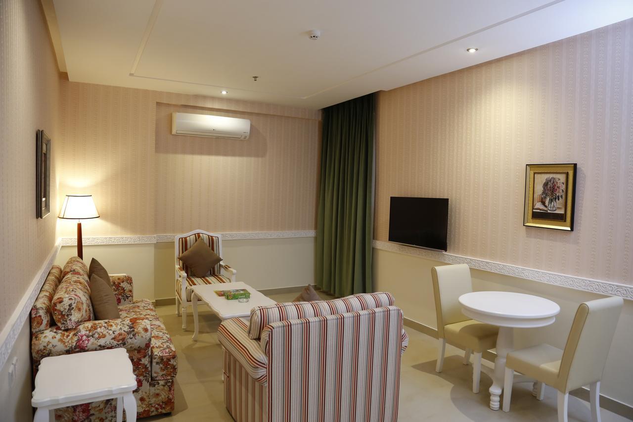 Flora Hotel Suite 2 فلورا2 للشقق المخدومة Riad Exterior foto