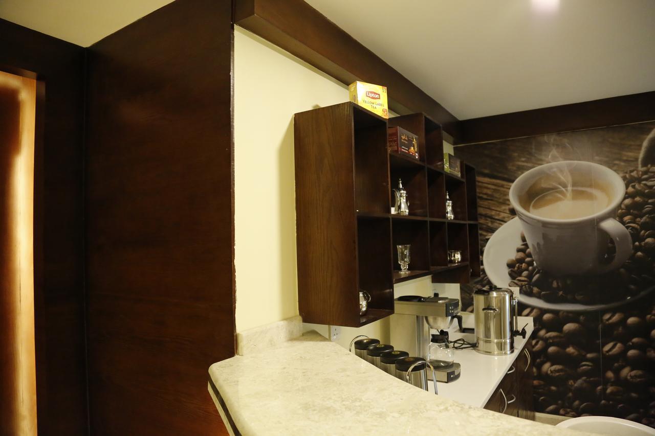 Flora Hotel Suite 2 فلورا2 للشقق المخدومة Riad Exterior foto